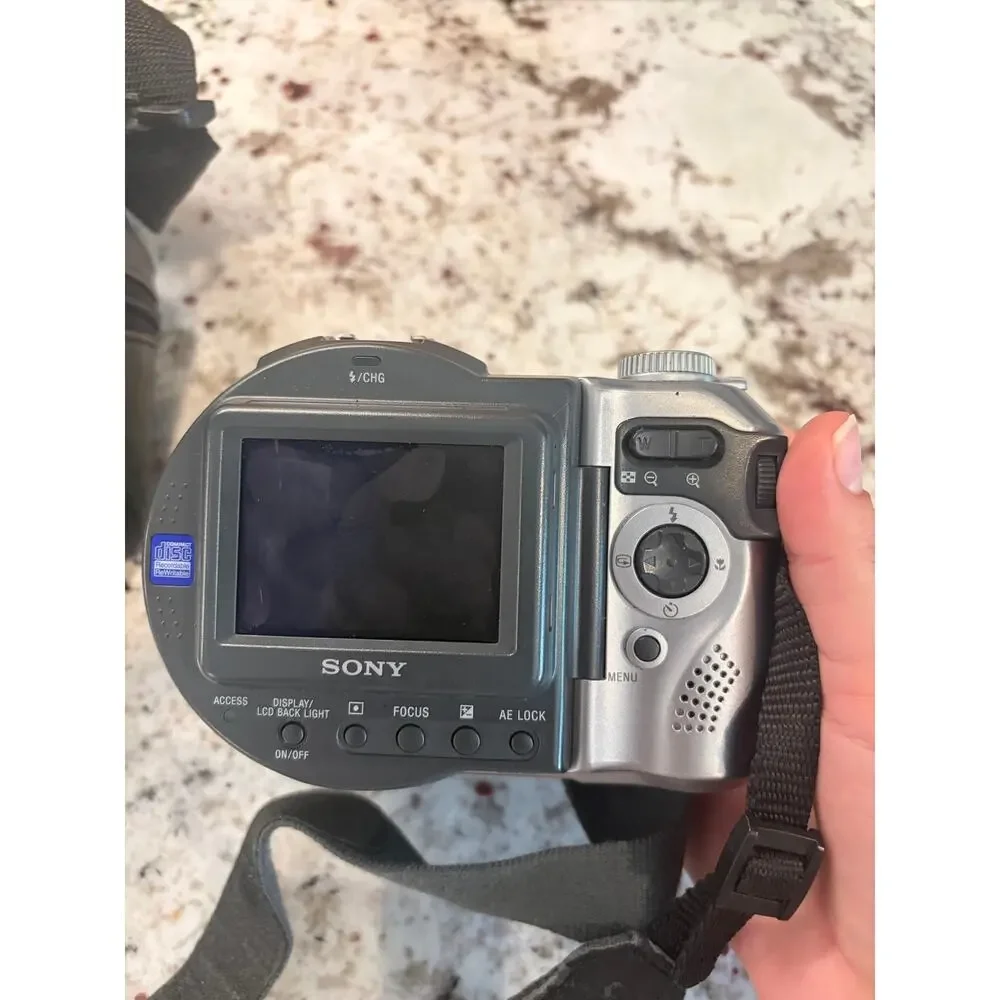 Sony CD Mavica Camera + Case & Strap Parts Only Preowned